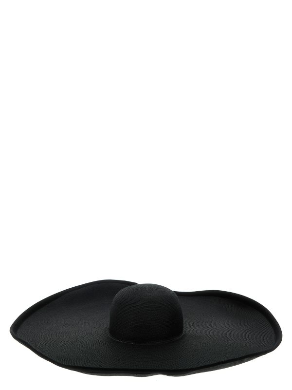 'Robert' hat