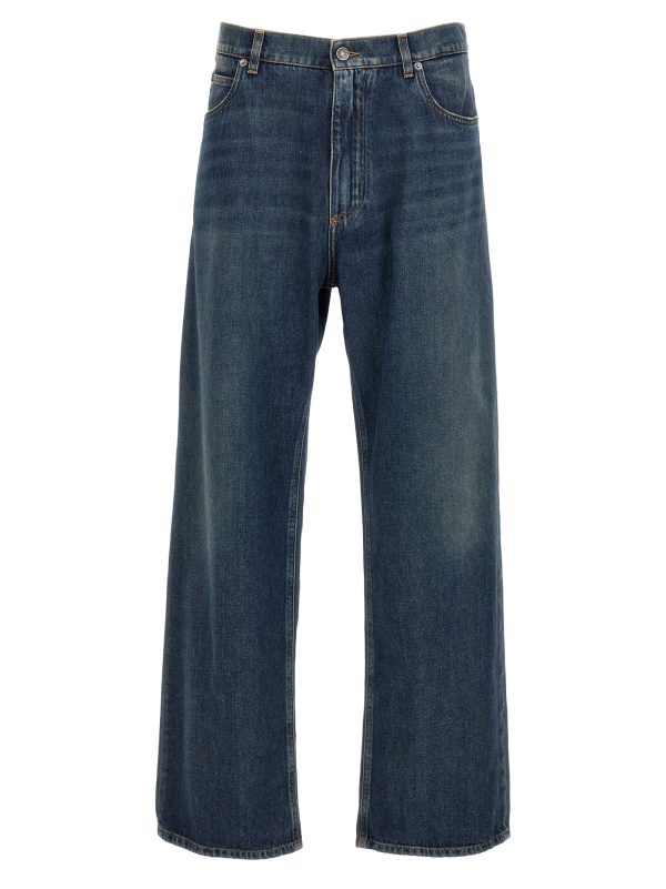 'Regular' jeans