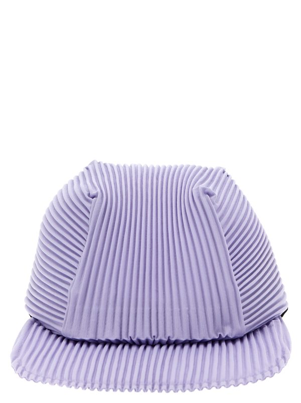 Pleated baseball cap